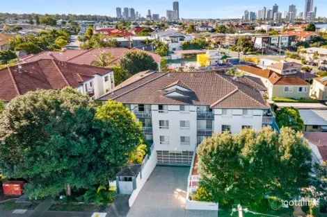 13/3-5 Barranbali St, Surfers Paradise, QLD 4217