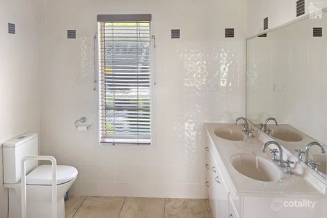 Property photo of 21 Lady Nelson Drive Eli Waters QLD 4655