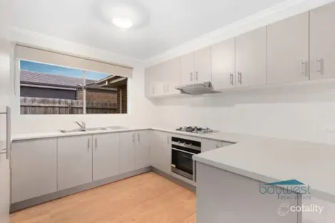 Property photo of 12 Ruby Avenue Koo Wee Rup VIC 3981