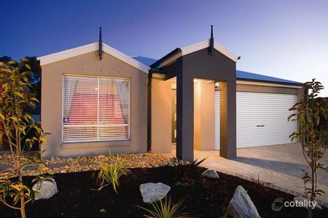 Property photo of 4 Tipperary Way Cranbourne East VIC 3977