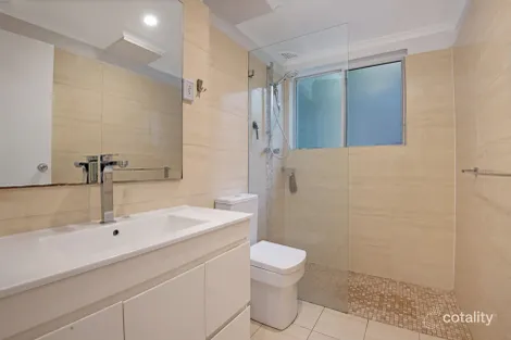 Property photo of 9/25 Sturdee Parade Dee Why NSW 2099