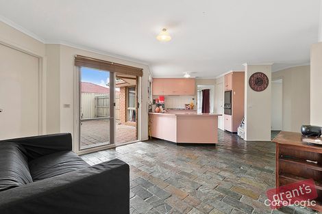 Property photo of 28 Fleetwood Drive Narre Warren VIC 3805