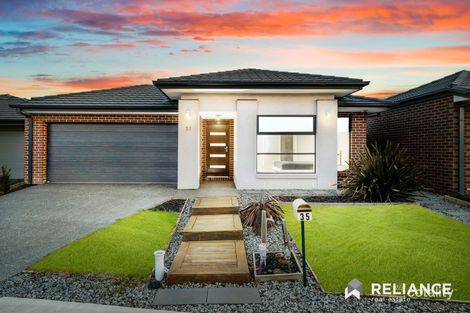 Property photo of 35 Goldeneye Circuit Werribee VIC 3030