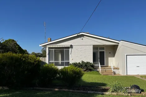 19 Macassar St, Cowra, NSW 2794