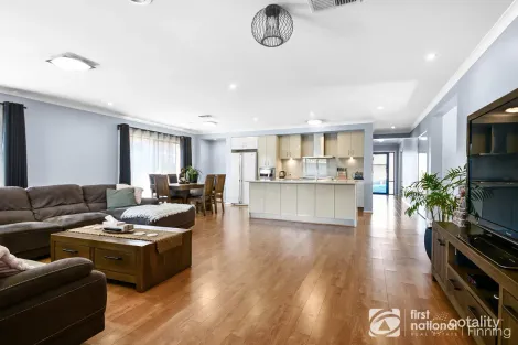 Property photo of 43 Mickleham Drive Cranbourne North VIC 3977