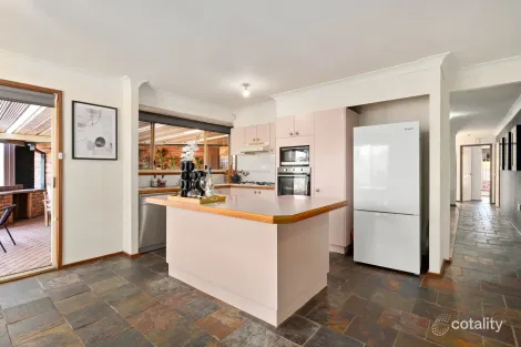 Property photo of 6 Yarraman Close Quakers Hill NSW 2763