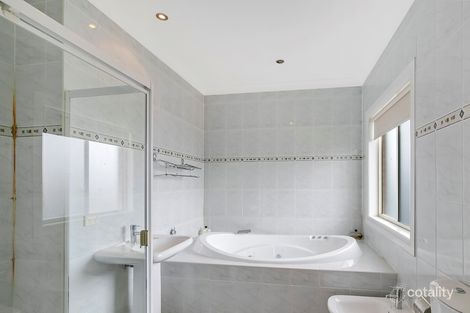 Property photo of 5 Bimbadgen Place Bella Vista NSW 2153