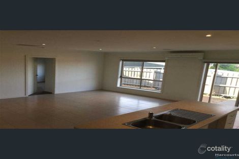 Property photo of 2/124 McDonalds Road Epping VIC 3076