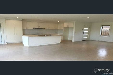 Property photo of 2/124 McDonalds Road Epping VIC 3076