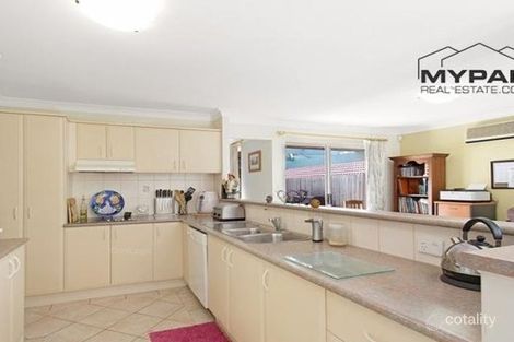 Property photo of 4 Grevillea Place Forest Lake QLD 4078