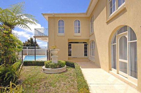 Property photo of 13 Summit Crescent Glen Waverley VIC 3150