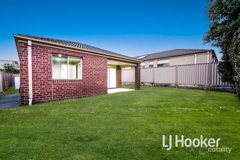 Property photo of 9 Hamish Avenue Pakenham VIC 3810