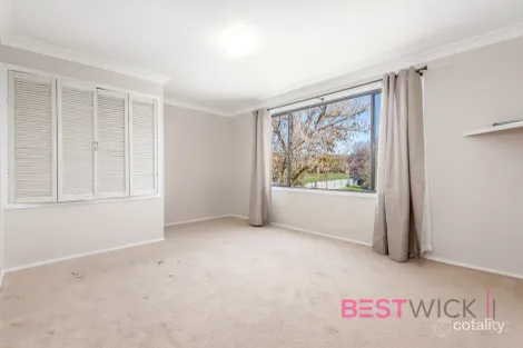 Property photo of 5 Gowan Place Blayney NSW 2799