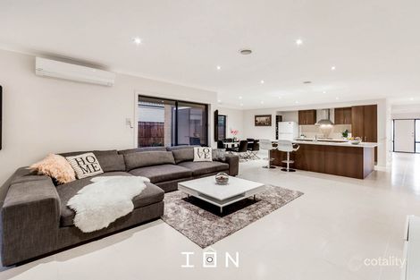 Property photo of 4 Flack Way Cranbourne North VIC 3977