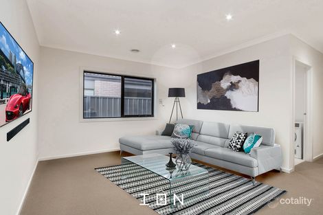 Property photo of 4 Flack Way Cranbourne North VIC 3977