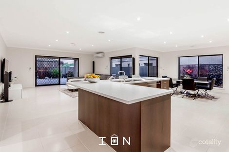Property photo of 4 Flack Way Cranbourne North VIC 3977