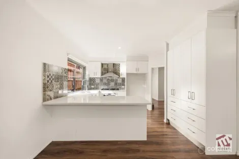 Property photo of 41 The Crest Attwood VIC 3049