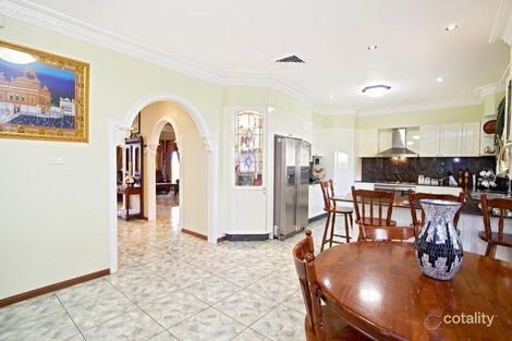 Property photo of 14 Sillwood Place West Hoxton NSW 2171