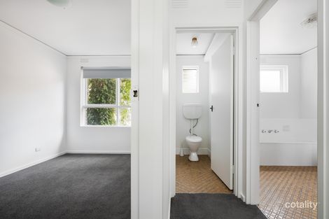 2/14 Walnut St, Carnegie, VIC 3163