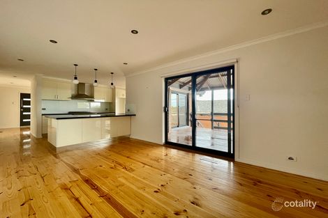 10 Harvey Pl, Endeavour Hills, VIC 3802