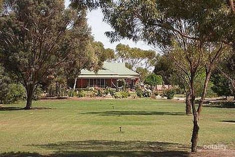 13 Lakeside Dr, Lake Boga, VIC 3584