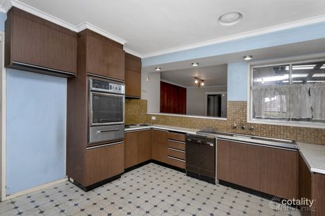 Property photo of 28 Caravelle Crescent Strathmore Heights VIC 3041