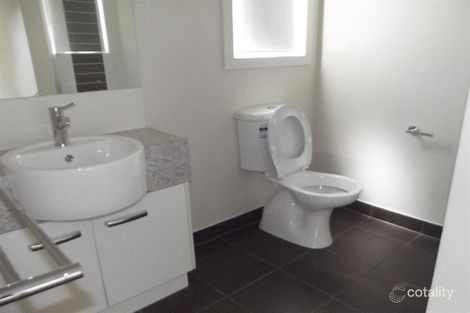 Property photo of 17 Daymar Circuit Craigieburn VIC 3064