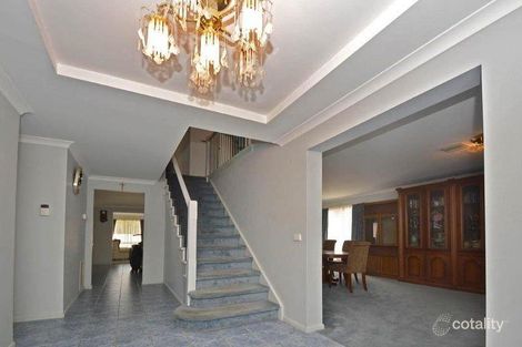 Property photo of 15 Silverdale Walk Cairnlea VIC 3023