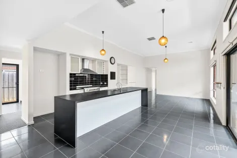 40 SOUTHWINDS RD, ARMSTRONG CREEK, VIC 3217