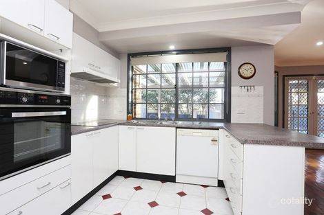 Property photo of 18 Kitchen Place West Hoxton NSW 2171