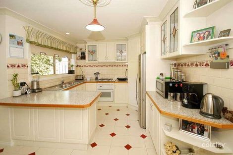 Property photo of 33 Saratoga Crescent Keilor Downs VIC 3038