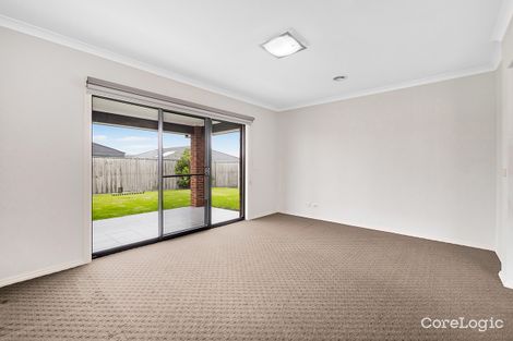 Property photo of 14 Charlbury Crescent Cranbourne North VIC 3977