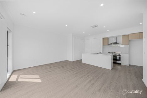 Property photo of 47 Shearjoy Loop Clyde North VIC 3978