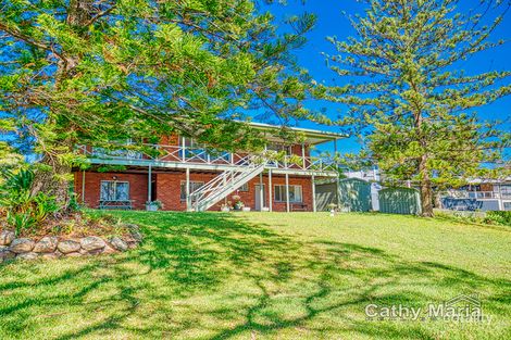 Property photo of 7 Omaru Place Summerland Point NSW 2259