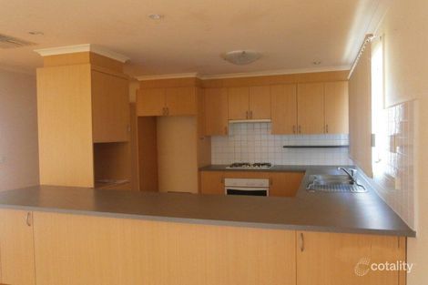 Property photo of 9 Derry Close Endeavour Hills VIC 3802