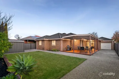 Property photo of 15 Chartwell Crescent Derrimut VIC 3026