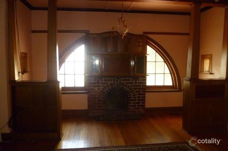 Property photo of 33 Sun Crescent Sunshine VIC 3020