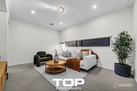 Property photo of 5 Watermint Way Clyde North VIC 3978