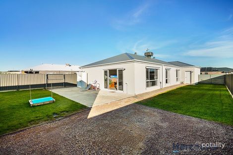 Property photo of 63 Canopy Avenue Alfredton VIC 3350
