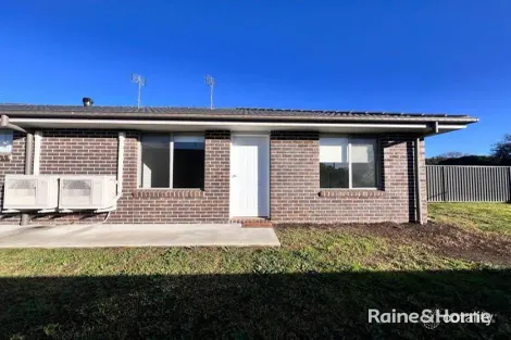 2/11c Chelmsford St, Kootingal, NSW 2352
