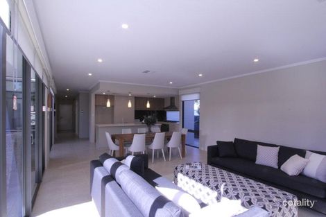Property photo of 22 Hoveton Circuit Aveley WA 6069