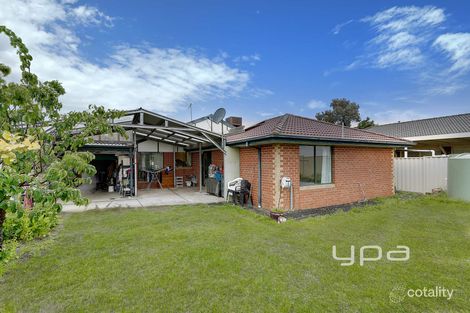 Property photo of 5 Baynton Crescent Roxburgh Park VIC 3064