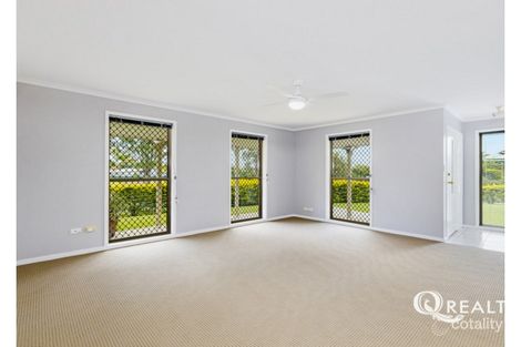 Property photo of 11 Clifton Crescent Durack QLD 4077