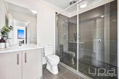 Property photo of 16 Artichoke Walk Truganina VIC 3029