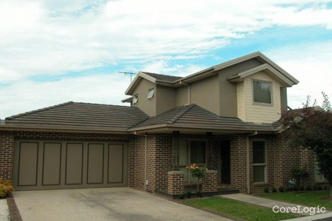 Property photo of 16 Kingswood Rise Box Hill South VIC 3128