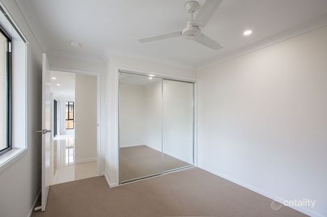 Property photo of 2/5 Baird Circuit Redbank Plains QLD 4301