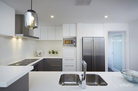 Property photo of 13 Hurlingham Loop Meadow Springs WA 6210