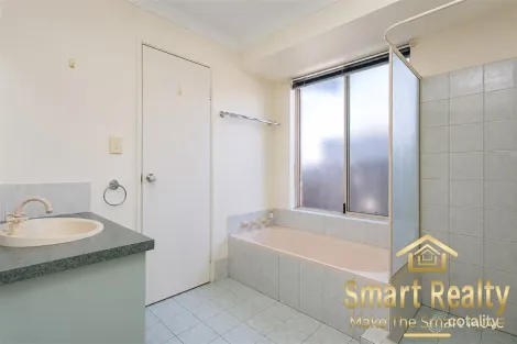 Property photo of 3 Gould Close Brookdale WA 6112