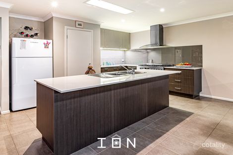 Property photo of 21 Wild Scotchman Way Cranbourne East VIC 3977
