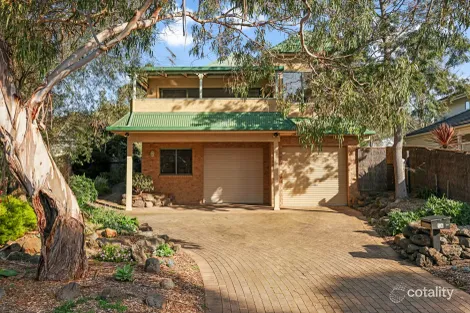 1A GORDON ST, COWES, VIC 3922